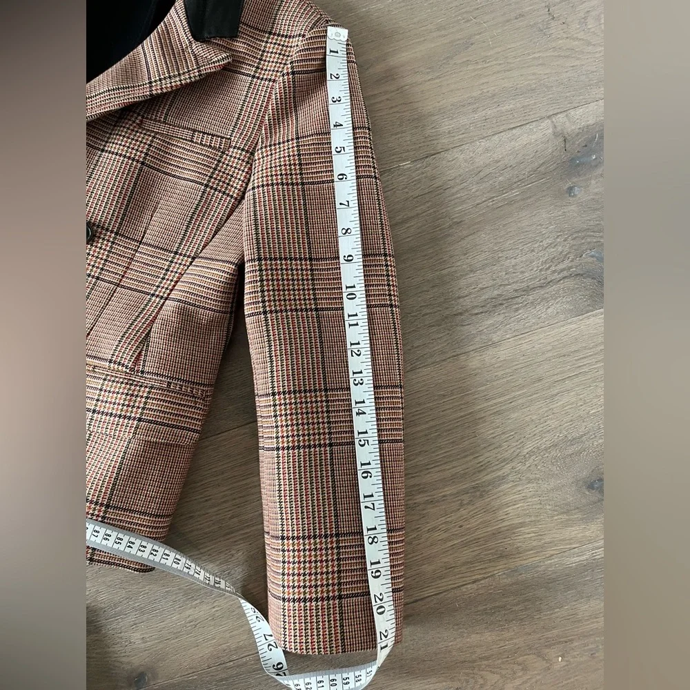 MIU MIU Red Black White Houndstooth Cropped Blazer with Leather Collar - Picture 4 of 8